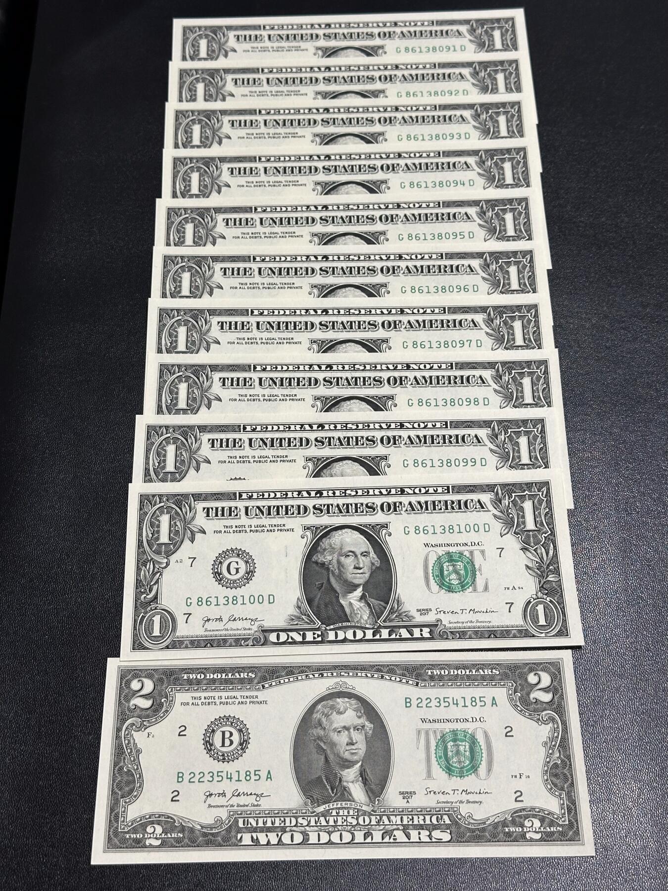 《外钞收藏家》第六百二十四期（精品场）（长期征集拍品、欢迎藏友们联系合作） 2017年美国1美元 标准10连号 高位无47 +2美元1张 全新UNC