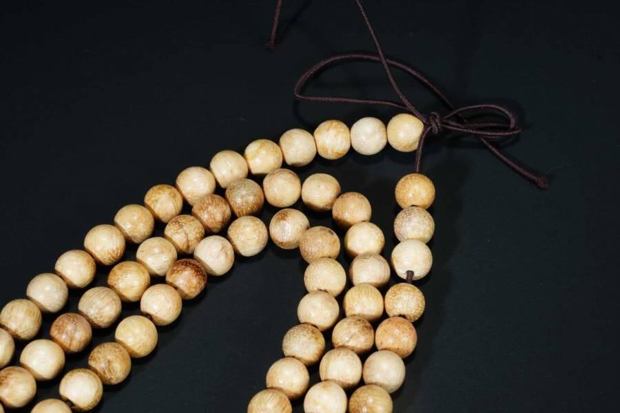 上海都达杂项专场六十八【全场包邮】 天然奶香木0.8圆珠多圈手串95-305