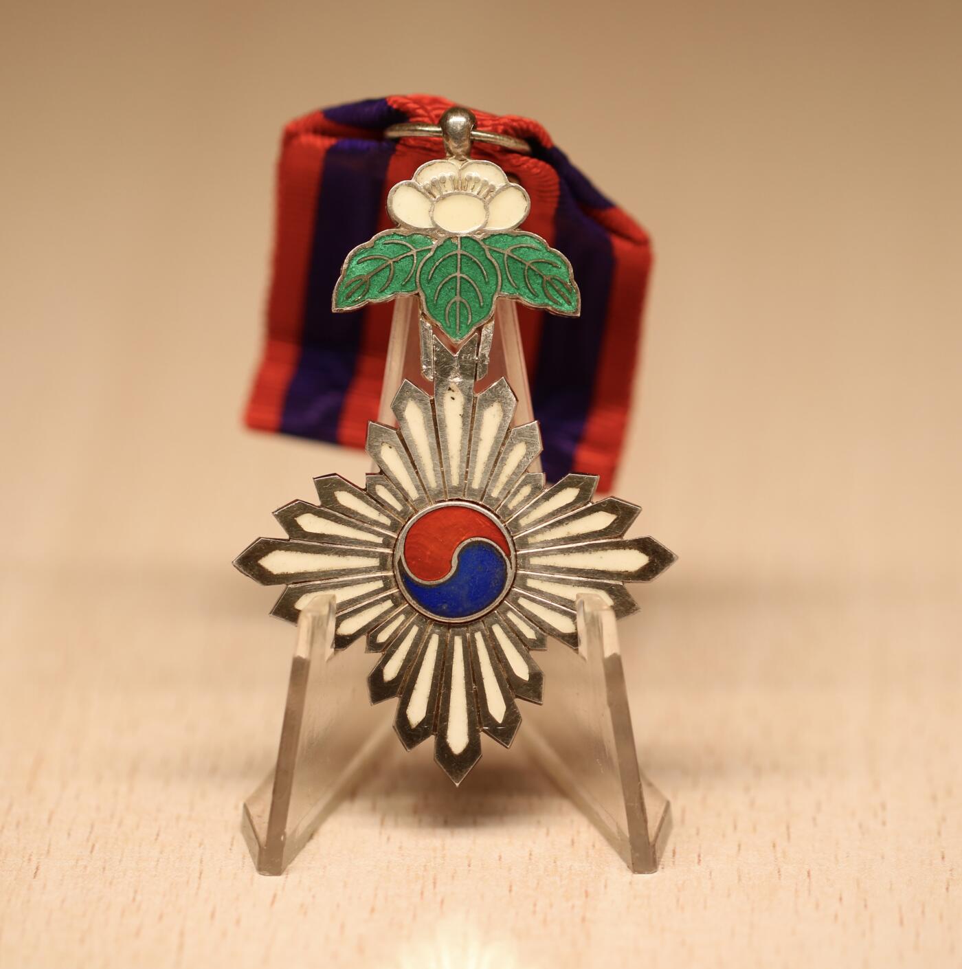 大猫徽章拍卖 第291期 大韩帝国七等太极勋章 银质原盒原珐琅，1900年4月17日设立稀少