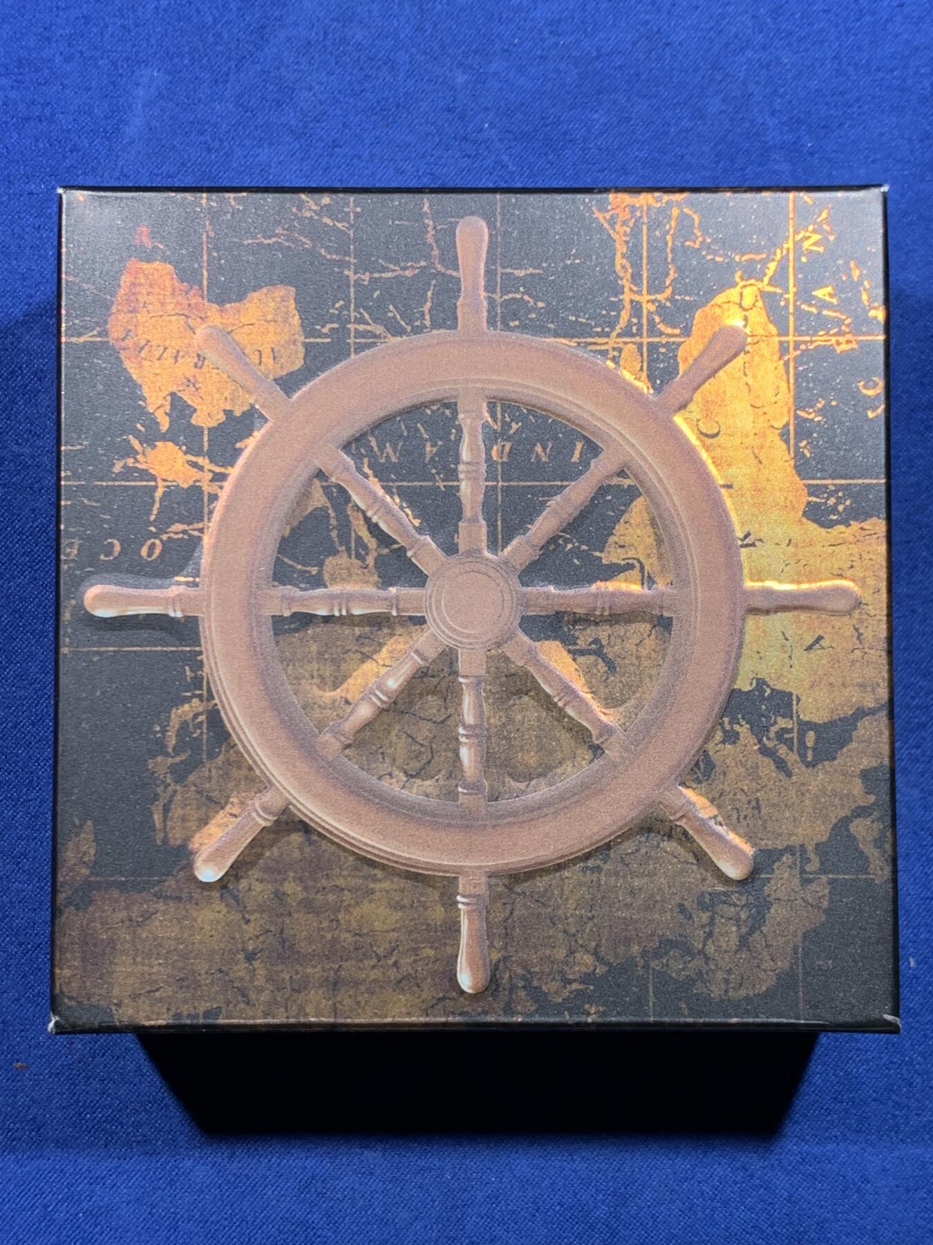 《竞宝斋》第478场 周日，周一 2场连拍 （全场包邮）欢迎送拍 澳大利亚2020年2元仿古镶船舵银币 中间船舵可自由转动 探险之旅-奋进号（发现澳大利亚,美国也已它命名的宇宙飞船） 2盎司999银 发行量1770枚 盒证全