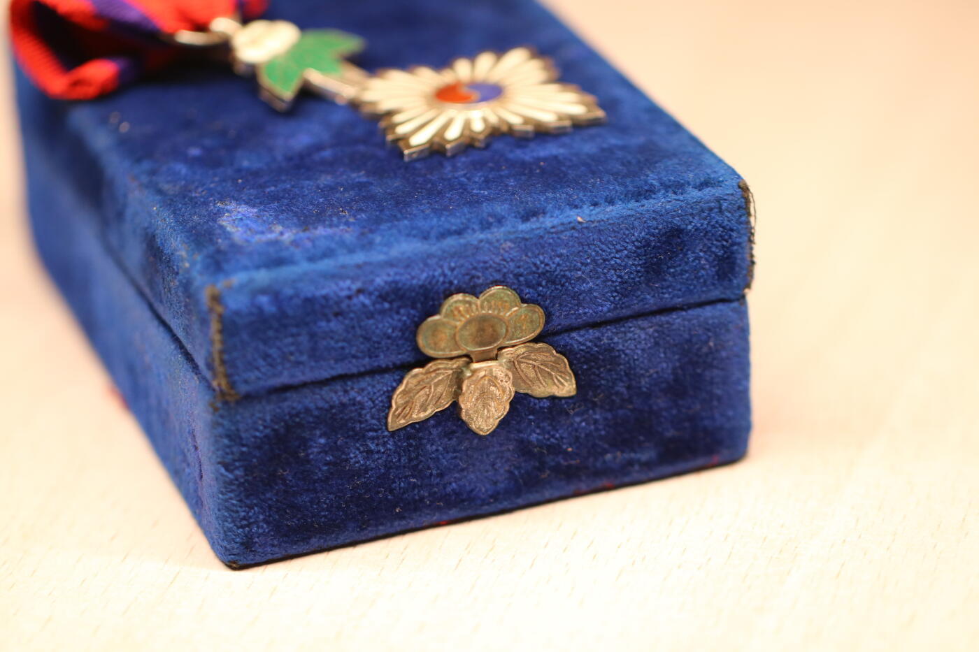 大猫徽章拍卖 第291期 大韩帝国七等太极勋章 银质原盒原珐琅，1900年4月17日设立稀少