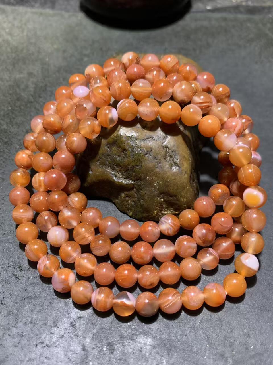 精美荔枝冻飘红川料南红玛瑙多圈手串一条，