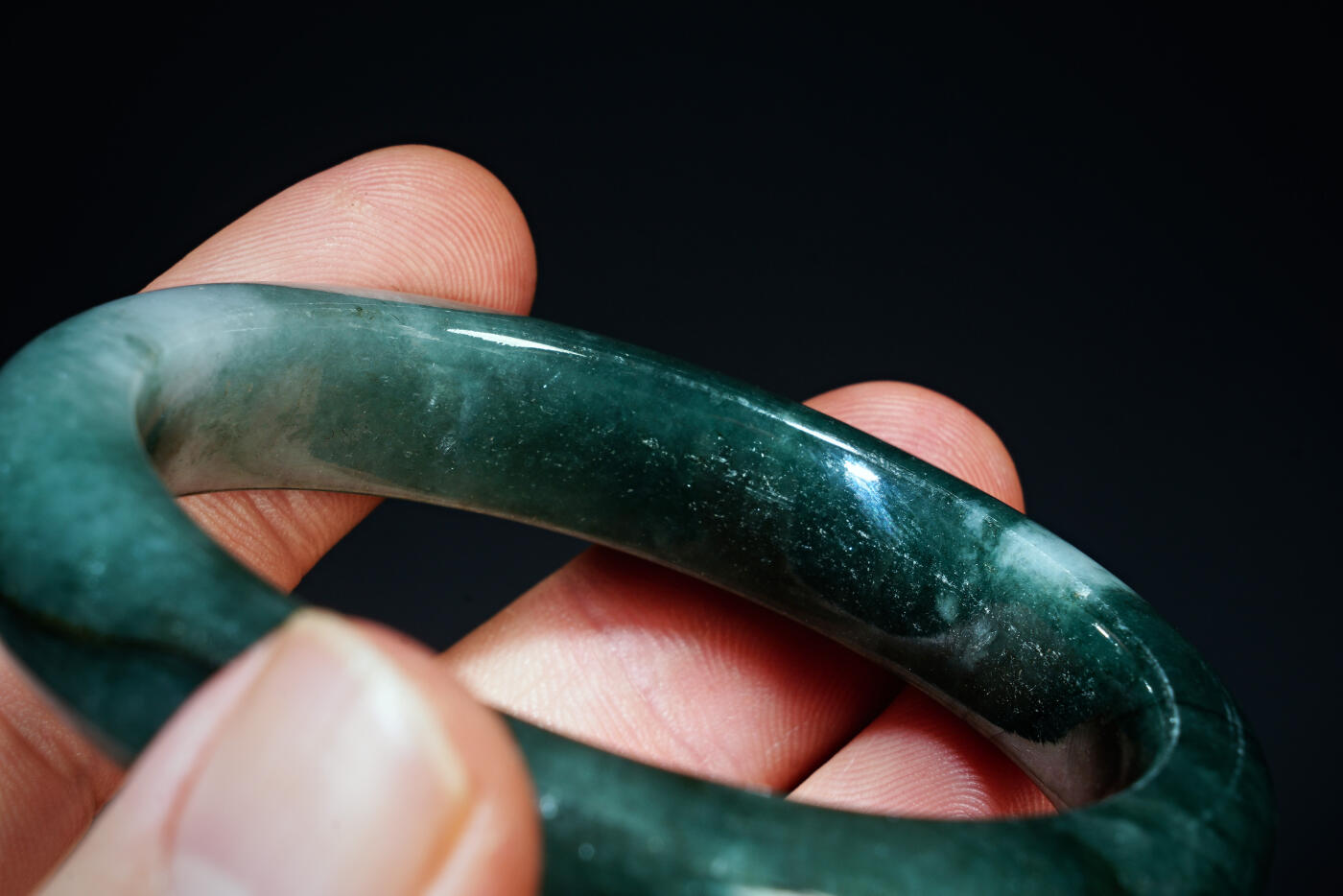 上海都达杂项专场六十八【全场包邮】 天然深油绿翡翠（A货）手镯 附鉴定证书95-138