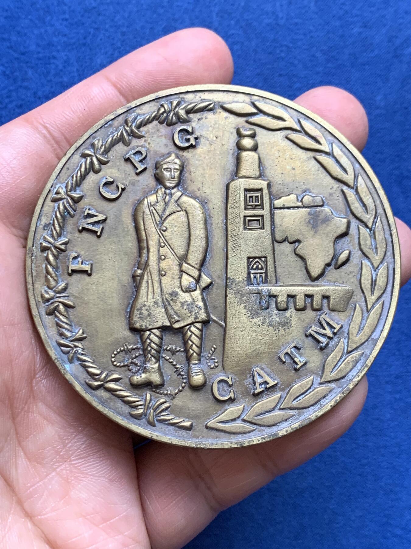 《竞宝斋》第478场 周日，周一 2场连拍 （全场包邮）欢迎送拍 三枚一组 欧洲大铜章 总重 375.6克 68-69.2mm