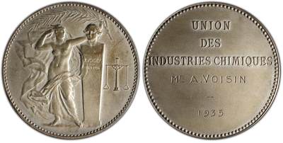 万国钱币拍卖第064期 - PCGS SP63 1935年法国化学工业联盟颁发的拉瓦锡银章 工业女神手持棕榈叶站在拉瓦锡雕像前 磨砂工艺状态极赞