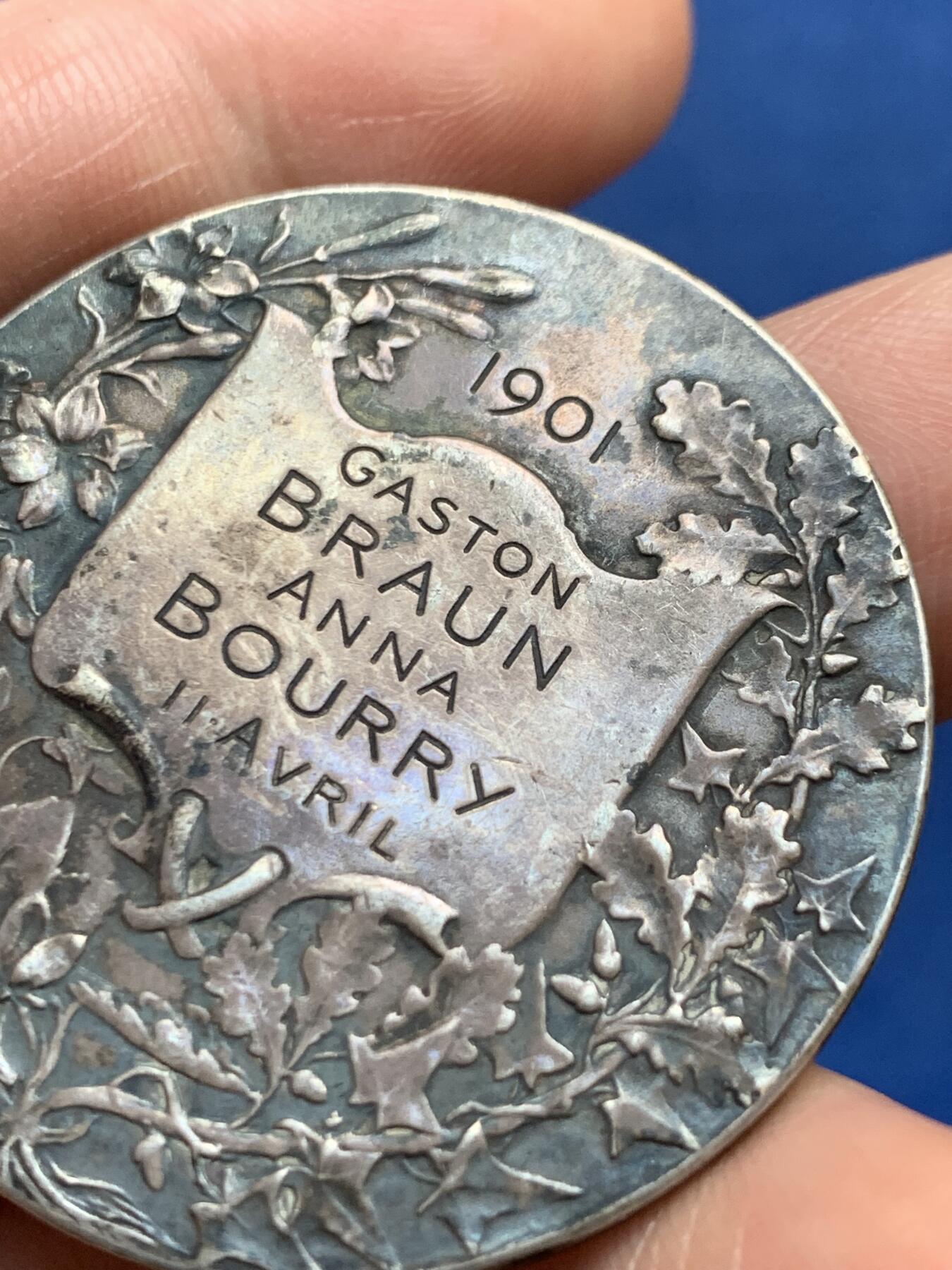 《竞宝斋》第478场 周日，周一 2场连拍 （全场包邮）欢迎送拍 名家奥斯卡罗蒂作法国婚礼银章 31.75克 41.3mm 丰饶角银标