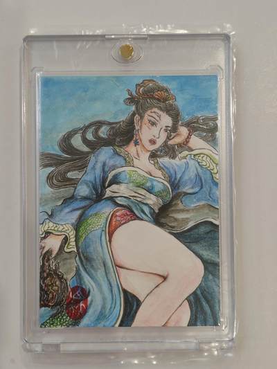 言遇卡牌 第七期【2026.04.11周六晚22：00截拍】 - 【手绘卡】【亲签】【钤印】貂蝉 卡背亲签 带卡砖