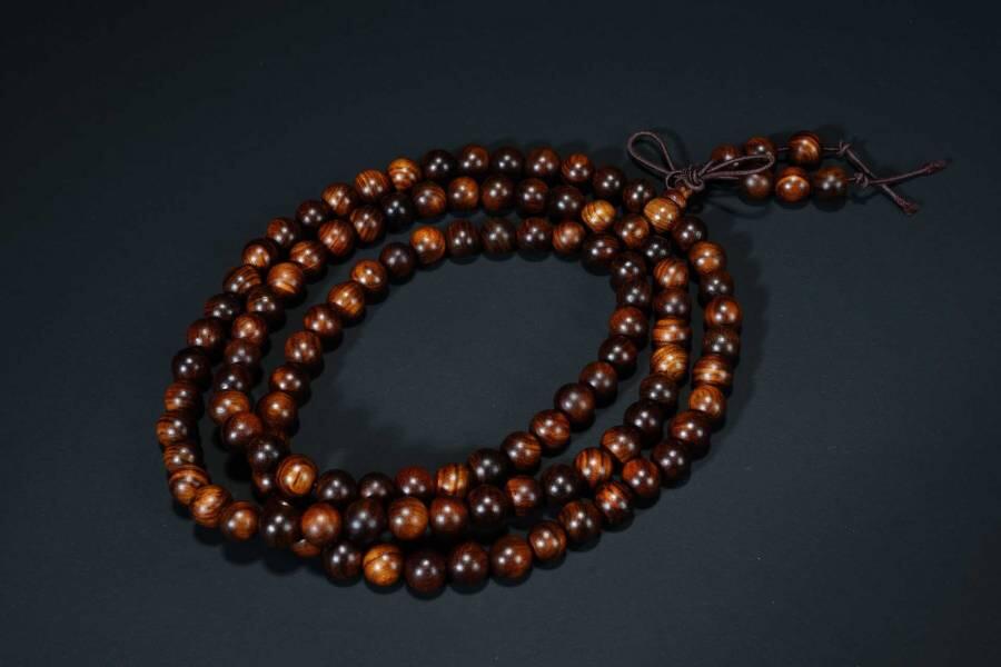 上海都达杂项专场六十八【全场包邮】 海南黄花梨虎皮纹0.8圆珠多圈手串 附鉴定证书95-286