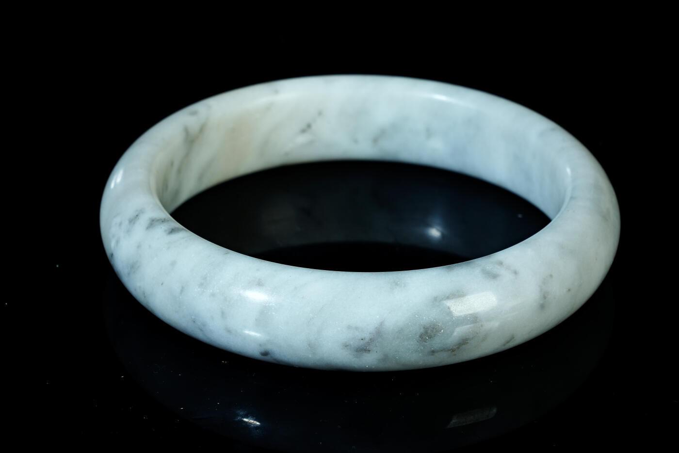 上海都达杂项专场六十八【全场包邮】 天然和田玉青花籽料贵妃手镯95-143