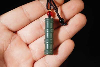 上海都达杂项专场六十八【全场包邮】 - 天然和田玉青玉竹节挂件 附鉴定证书95-194