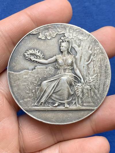 《竞宝斋》第478场 周日，周一 2场连拍 （全场包邮）欢迎送拍 - 法国玛丽安娜女神坐像镀银铜章 56.65克 50.1mm