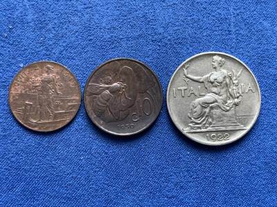 《竞宝斋》第478场 周日，周一 2场连拍 （全场包邮）欢迎送拍 - 三枚一组 意大利1922年女神1里拉、1917年拿花2分、1930年小蜜蜂10分，都是经典品种，状态不错。2枚铜币细节很好，铜光犹存