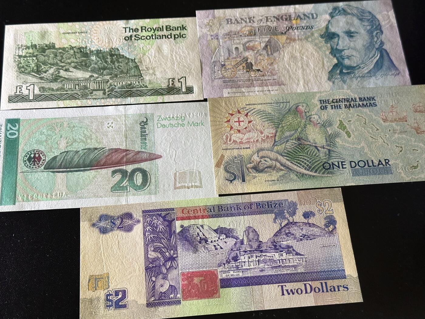 《外钞收藏家》第六百二十四期（精品场）（长期征集拍品、欢迎藏友们联系合作） 苏格兰、英国、德国、巴哈马、伯利兹 五张一起 英国E序列5镑AU品相 其他全新