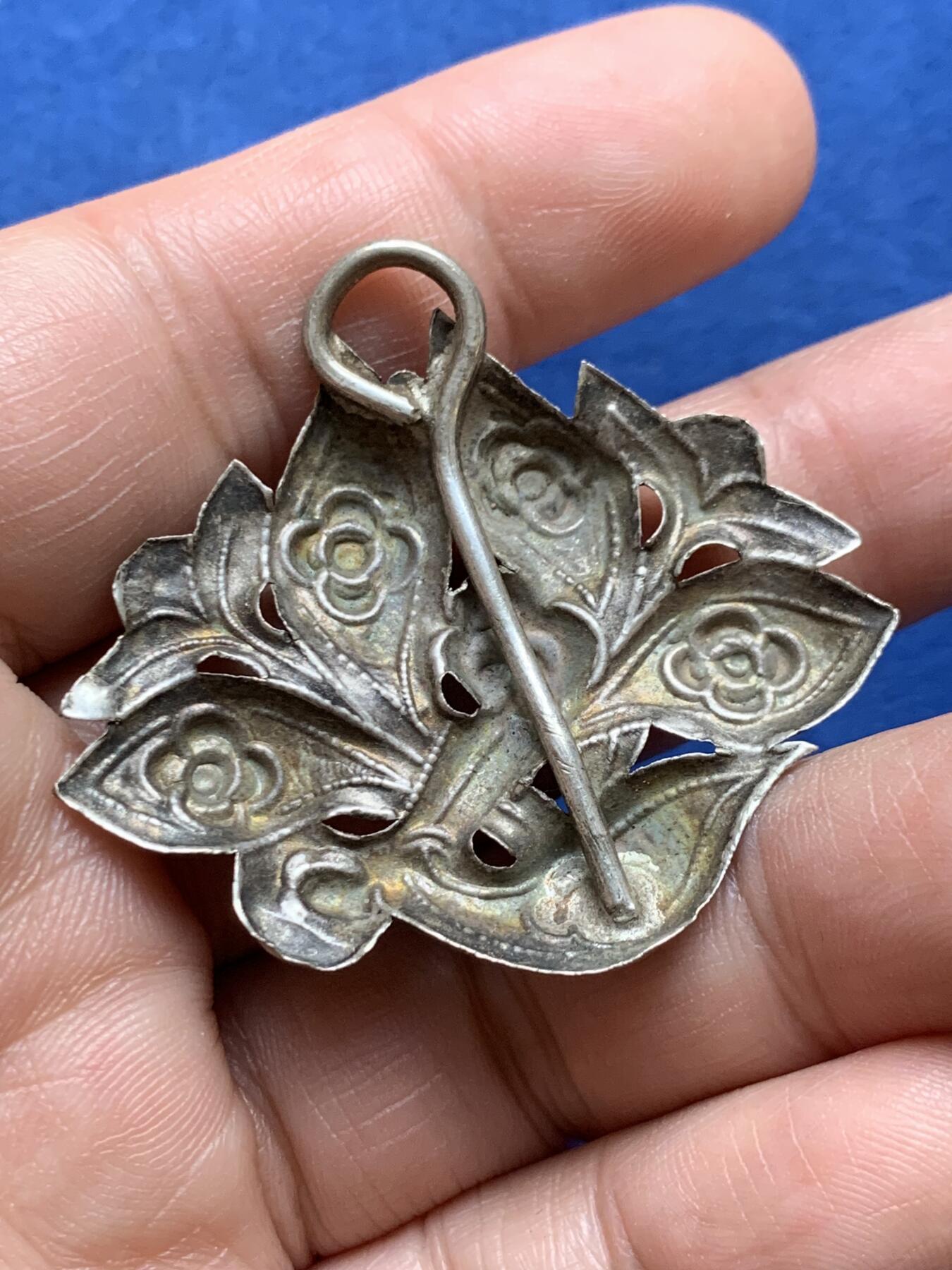 《竞宝斋》第478场 周日，周一 2场连拍 （全场包邮）欢迎送拍 两个一组 银质饰品 总重12.6克 最长处约46mm 细节见图