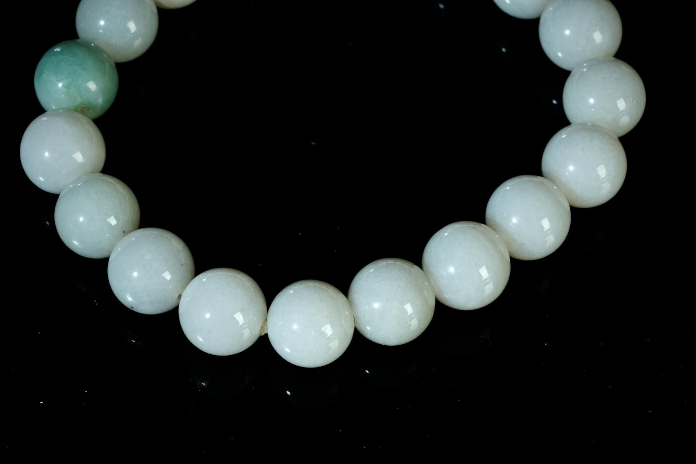 上海都达杂项专场六十八【全场包邮】 石英岩玉1.0圆珠手串 附鉴定证书95-185