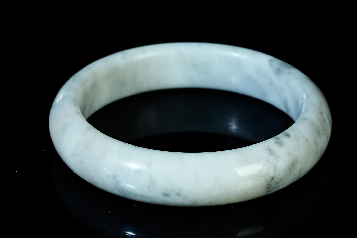 上海都达杂项专场六十八【全场包邮】 天然和田玉青花籽料贵妃手镯95-143