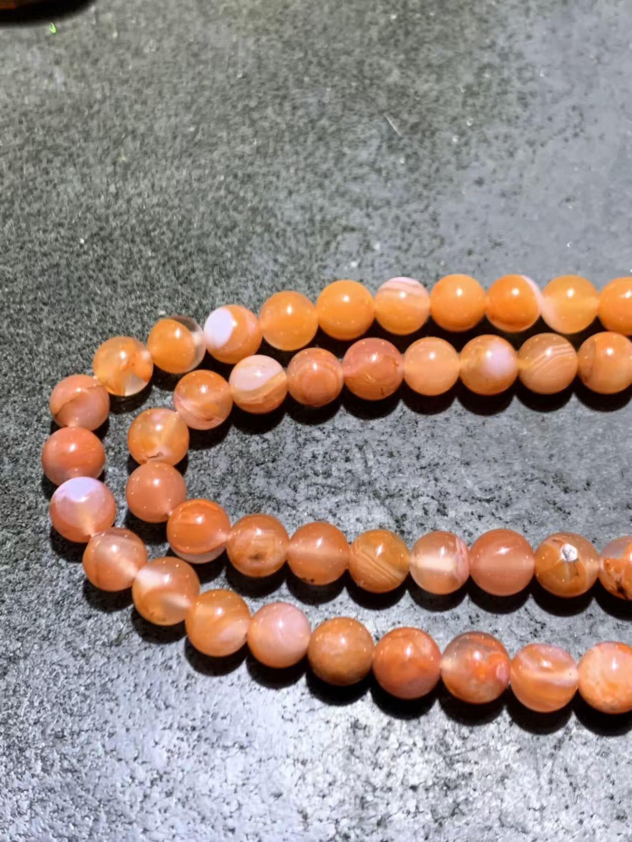 精美荔枝冻飘红川料南红玛瑙多圈手串一条，