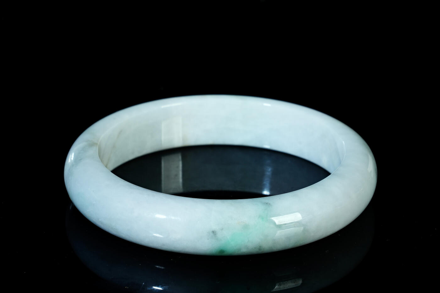 上海都达杂项专场六十八【全场包邮】 天然冰糯种翡翠（A货）手镯 附鉴定证书95-135