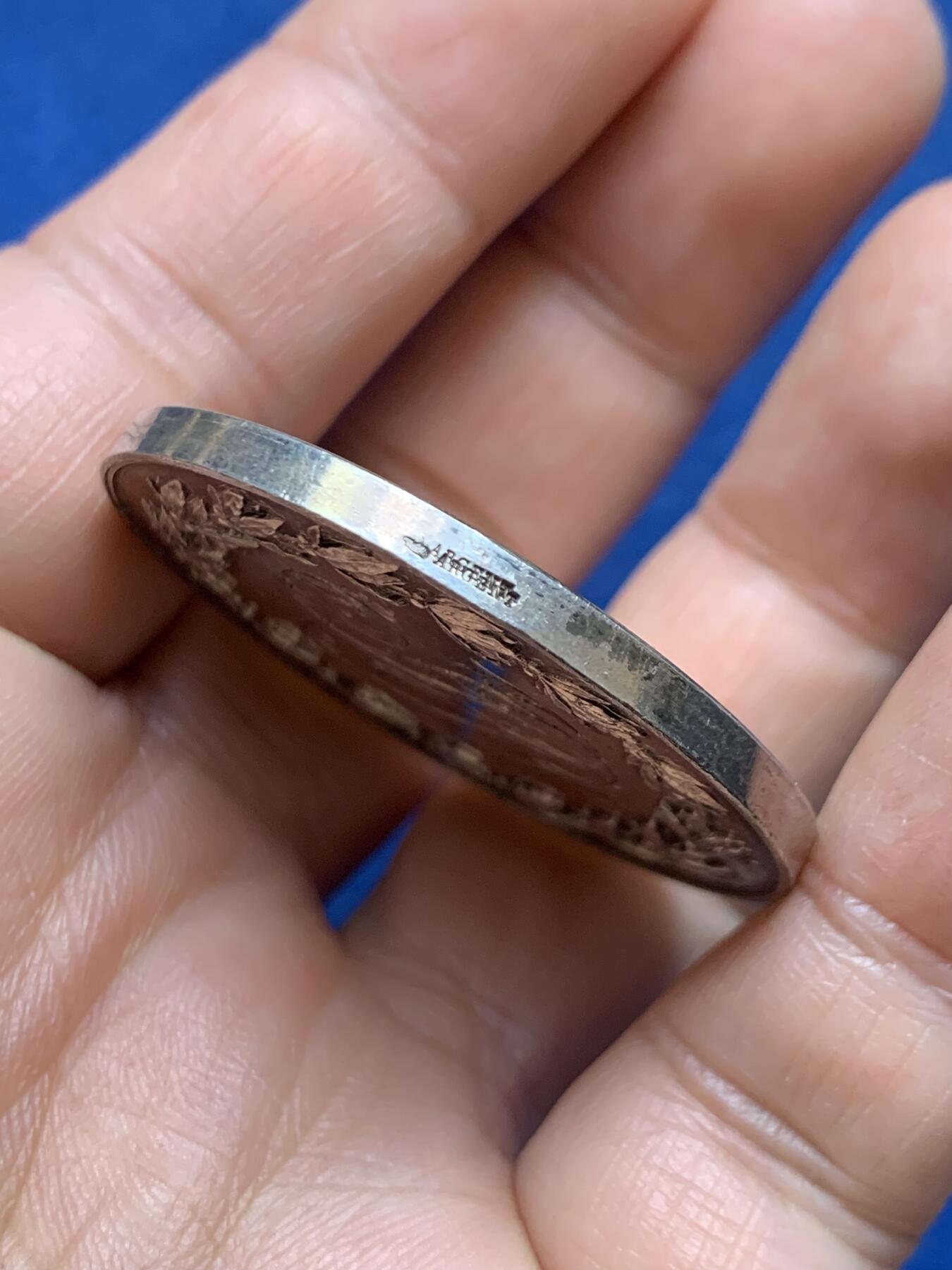 《竞宝斋》第478场 周日，周一 2场连拍 （全场包邮）欢迎送拍 法国1890年结婚纪念银章 41.3mm 38.1克 丰饶角银标 大版