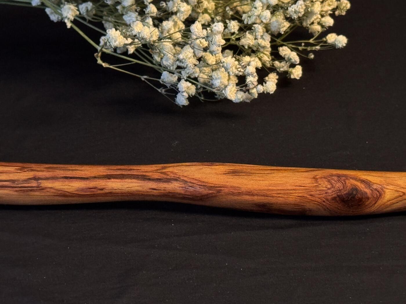 零元拍：NO.28海南黄花梨随形文玩把玩棍，尺寸长约：60.5CM