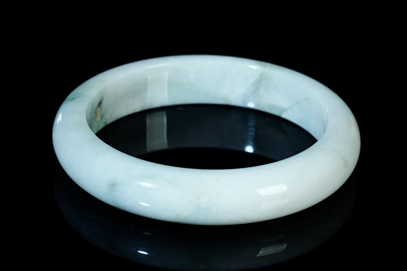 上海都达杂项专场六十八【全场包邮】 天然冰糯种翡翠（A货）手镯 附鉴定证书95-135