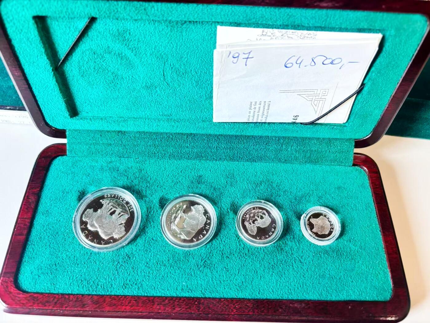 【Blue Auction】世界纸币精拍第806期——18级TOP拍卖/信誉/品质/专业/高效💫 【原盒 一组4美金 铂金币】加拿大野生动物系列 1997年30-300元 总重约57.54克 品相如图（有一枚盒子有裂）