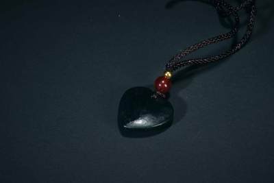 上海都达杂项专场六十九【全场包邮】 - 天然和田玉青玉心型吊坠挂件 附鉴定证书96-268