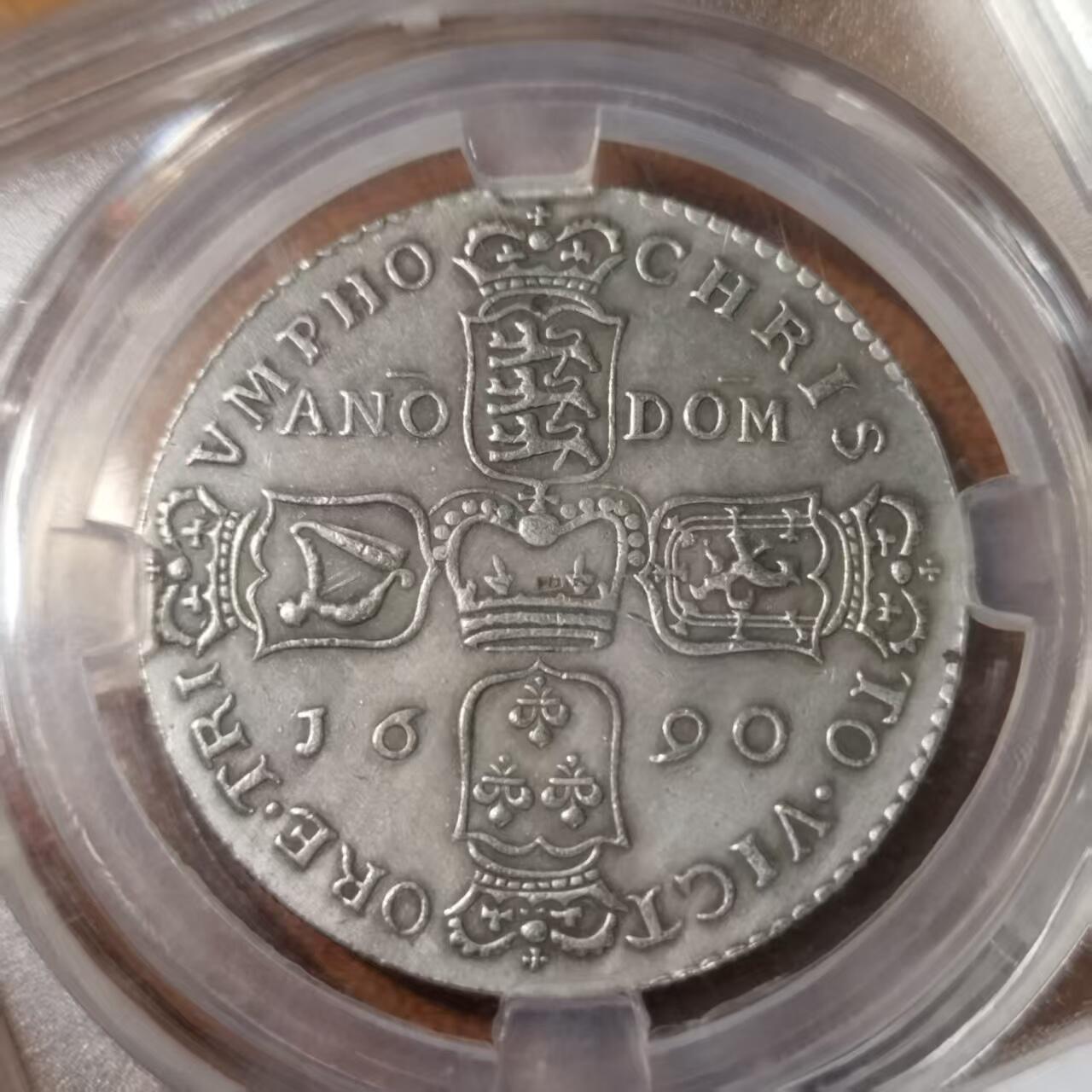 长老汇马年精选第十六场拍卖 英国1690年詹姆斯二世流亡爱尔兰复刻币致敬版  骑马克朗 雅各布派流亡货币    盒装