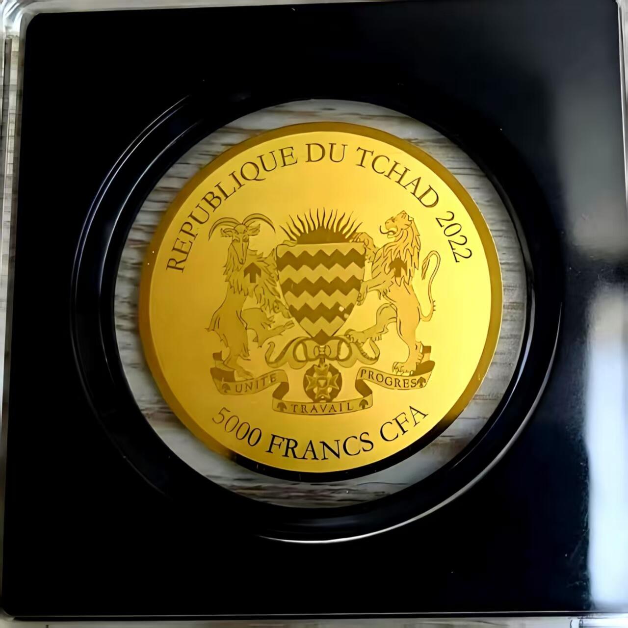 长老汇马年精选第十六场拍卖 珍惜！乍得2022年5000中非法郎 加拿大枫叶精制金币 999纯金 40mm 后配包装和证书齐全   市面不可见，兼具收藏投资属性