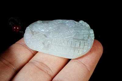 上海都达杂项专场102【全场包邮】  天然冰种翡翠（A货）精雕《财神爷》挂件 附鉴定证书96-10