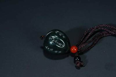 上海都达杂项专场六十九【全场包邮】 - 天然和田玉青玉核桃吊坠挂件 附鉴定证书96-264