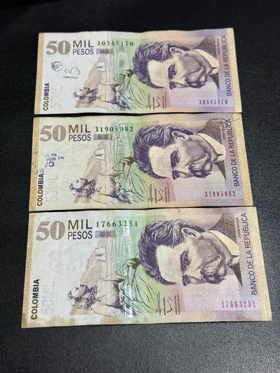 《外钞收藏家》第六百二十五期（精选场）（长期征集拍品、欢迎藏友们联系合作） - 哥伦比亚5万比索 3张一起 非全新 品相如图