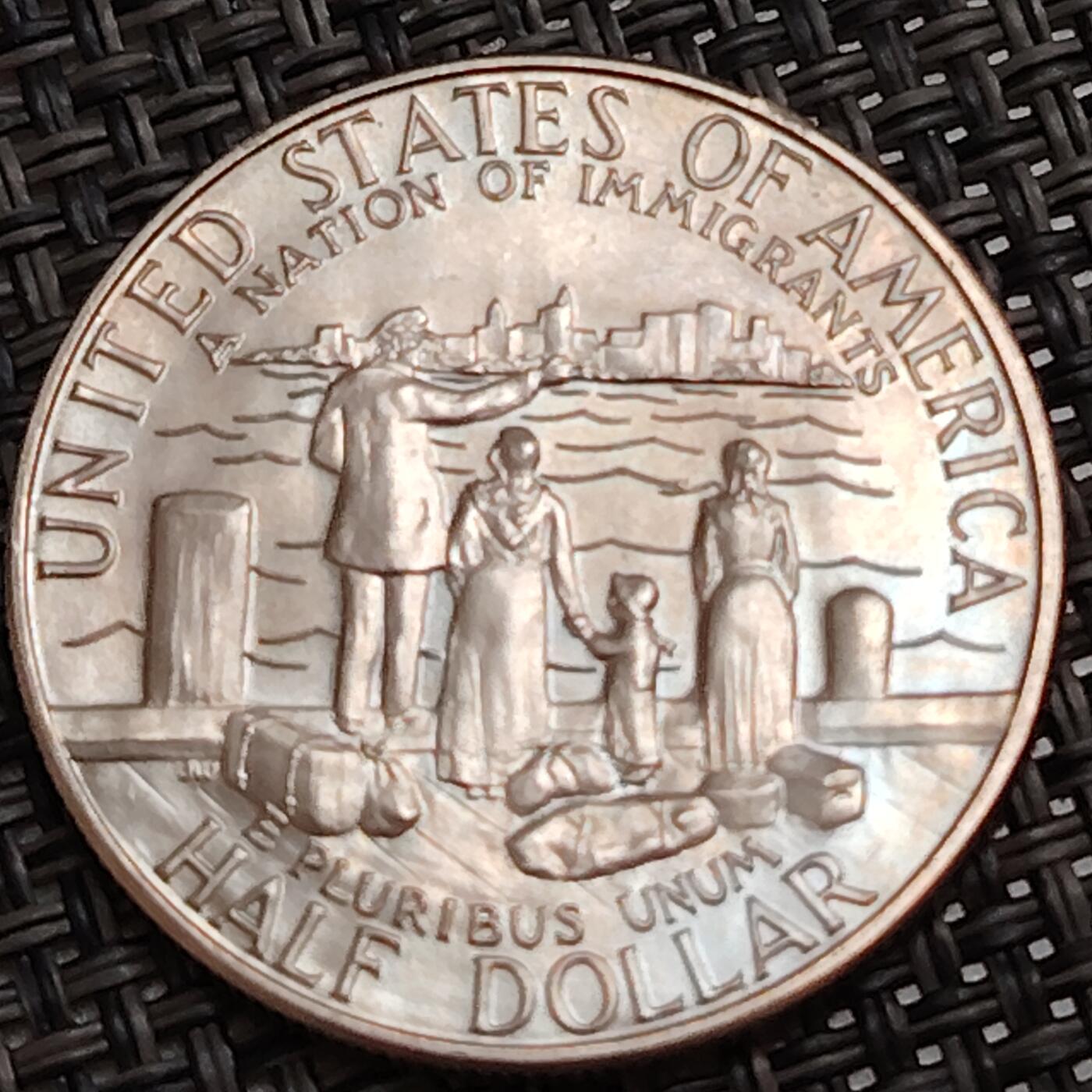 布加迪🐬～世界钱币(上海)🌾第 288 期 /  各国套币和散币 美国🇺🇸 1986年 自由女神百年 50美分半美元铜镍纪念币