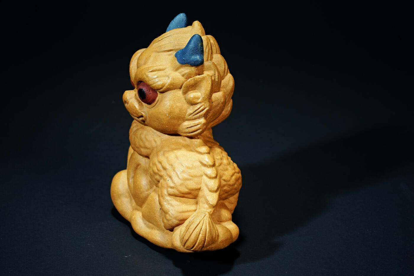 上海都达杂项专场六十九【全场包邮】 紫砂段泥小萌龙茶宠摆件96-52