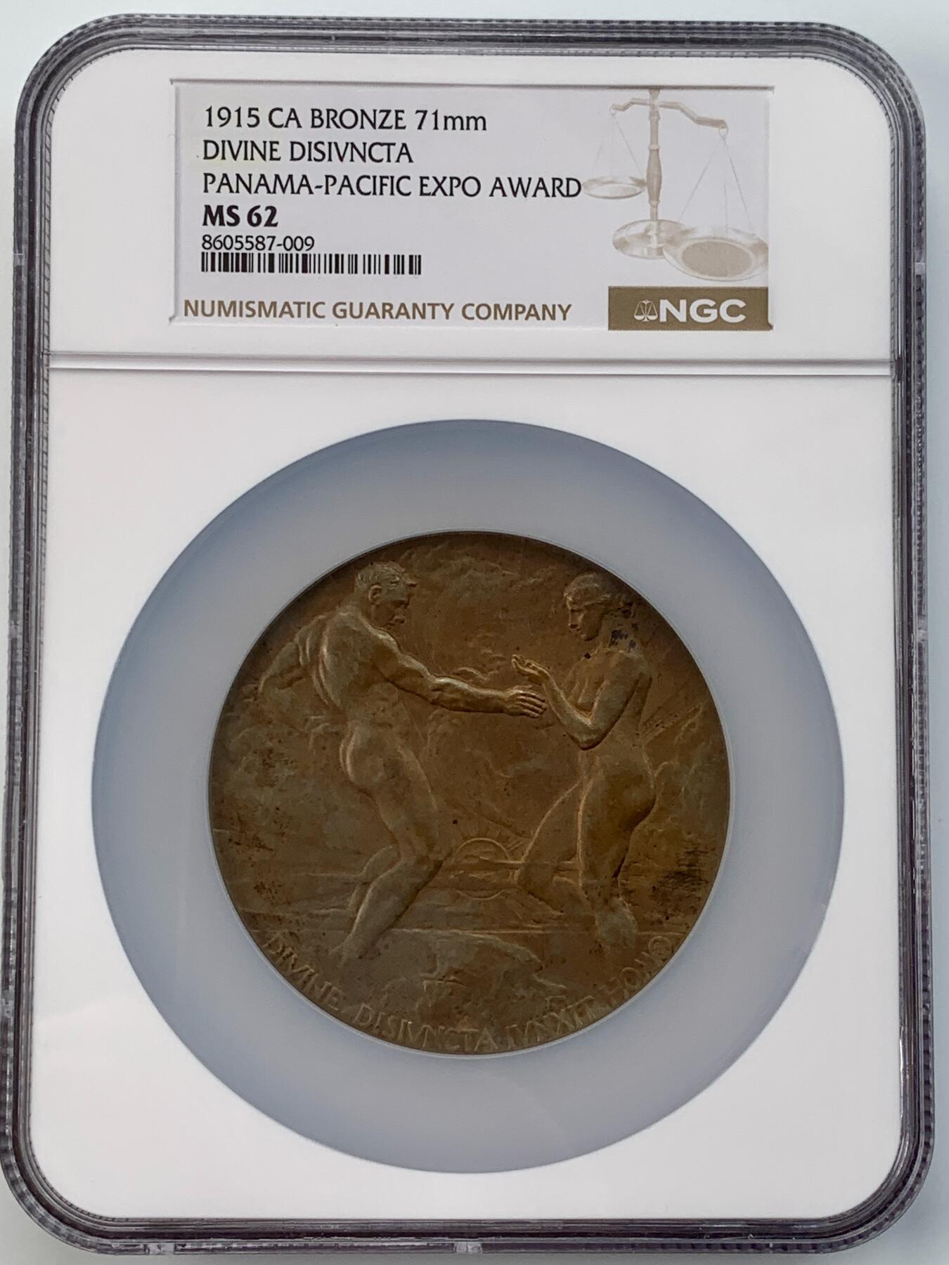 掌中浮雕-藏着的欧洲第057场 NGC MS62 : 1915年巴拿马世博会纪念铜章，70mm，末图引自中国山东烟台张裕葡萄酒博物馆墙图。张裕葡萄酒荣获1915年巴拿马世博会金奖。