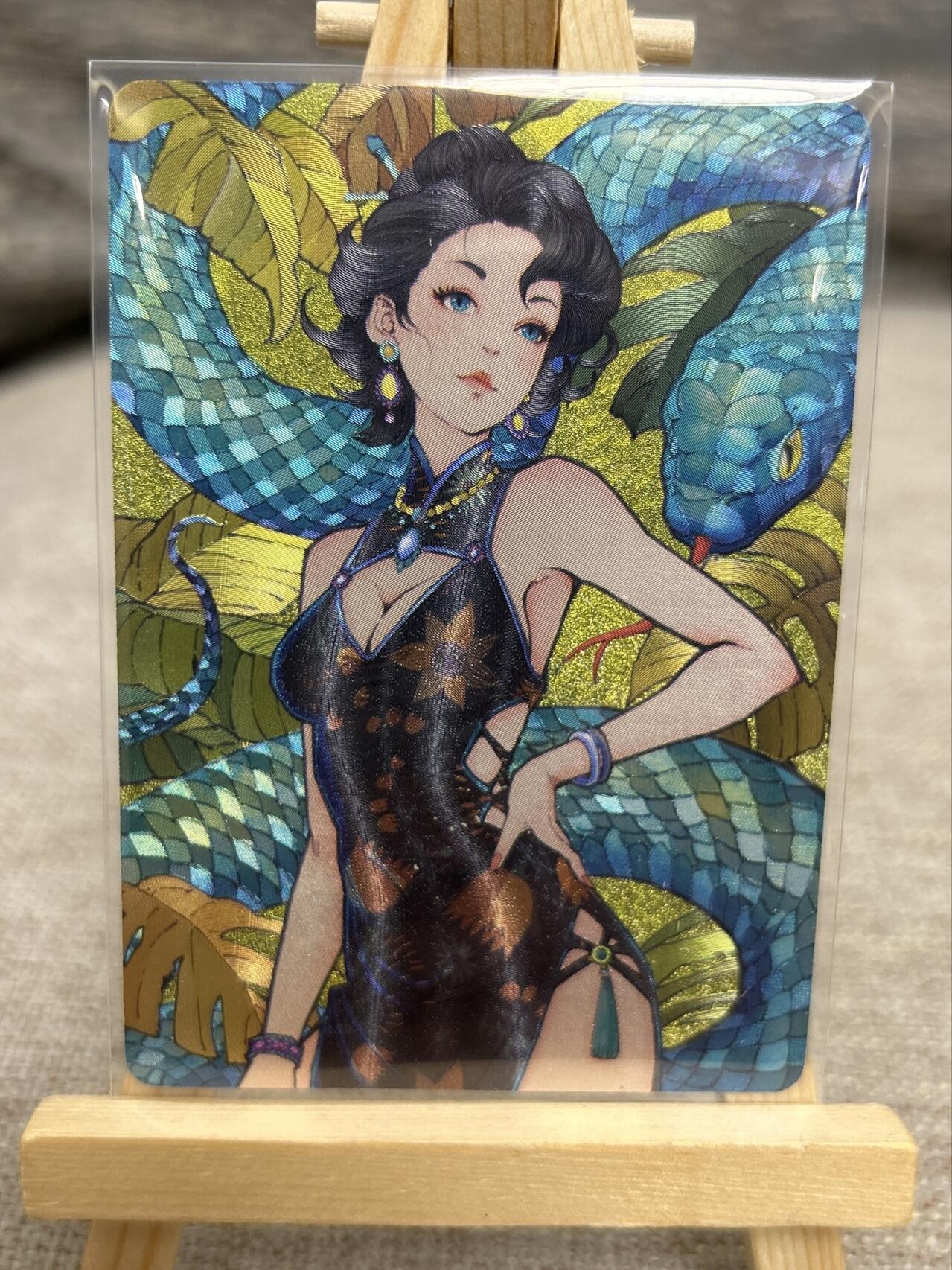 喜灰玩卡拍卖第七期，接拍品0佣金，欢迎送拍，释放现金流，让自己有资金可以购买更多喜欢的卡牌，让别的卡友能淘到更多心仪的卡牌 【限编040/399】小花瓣 老肥羊、小安老师绘 乙巳蛇年粗闪卡