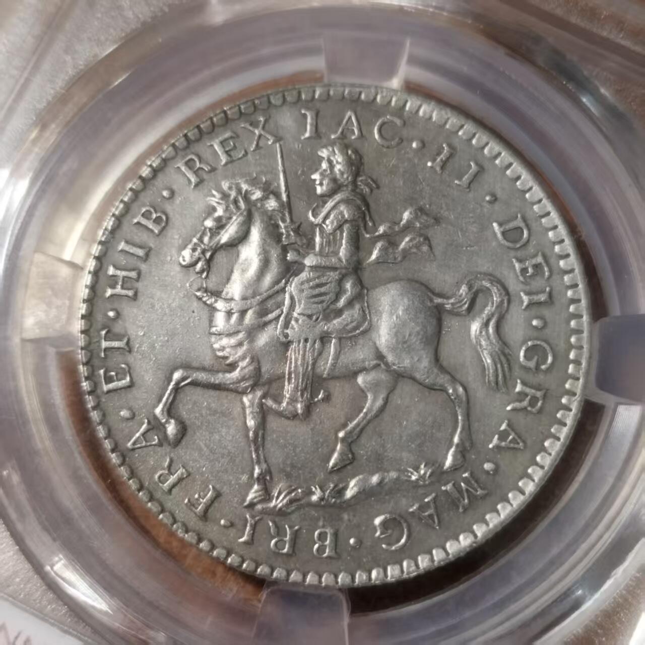 长老汇马年精选第十六场拍卖 英国1690年詹姆斯二世流亡爱尔兰复刻币致敬版  骑马克朗 雅各布派流亡货币    盒装