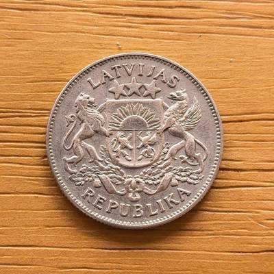 道一币馆币章第一百七十三场 - 拉脱维亚1925年盾徽2拉特银币  10hg 835s