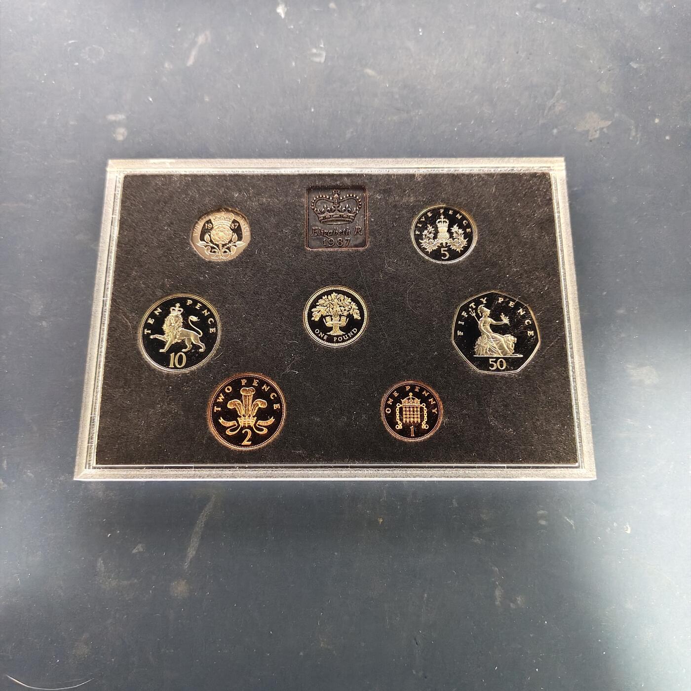 【全场包邮】纯粹捡漏拍519场 英国1987年官方蓝本精制套币-盒证全-含1镑四邦国花系列英格兰橡树