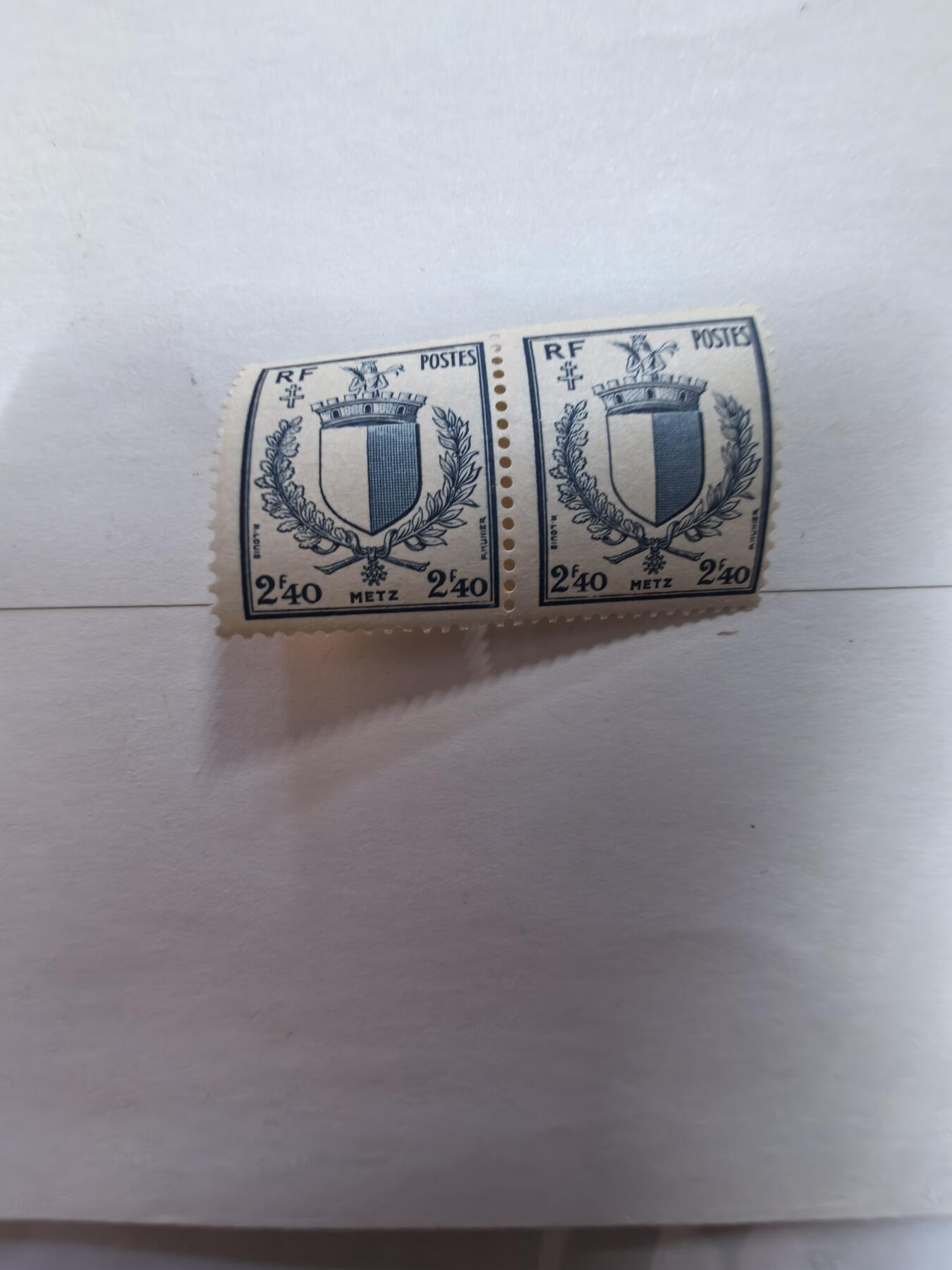 杂票 法国邮票 城徽1枚新雕双连