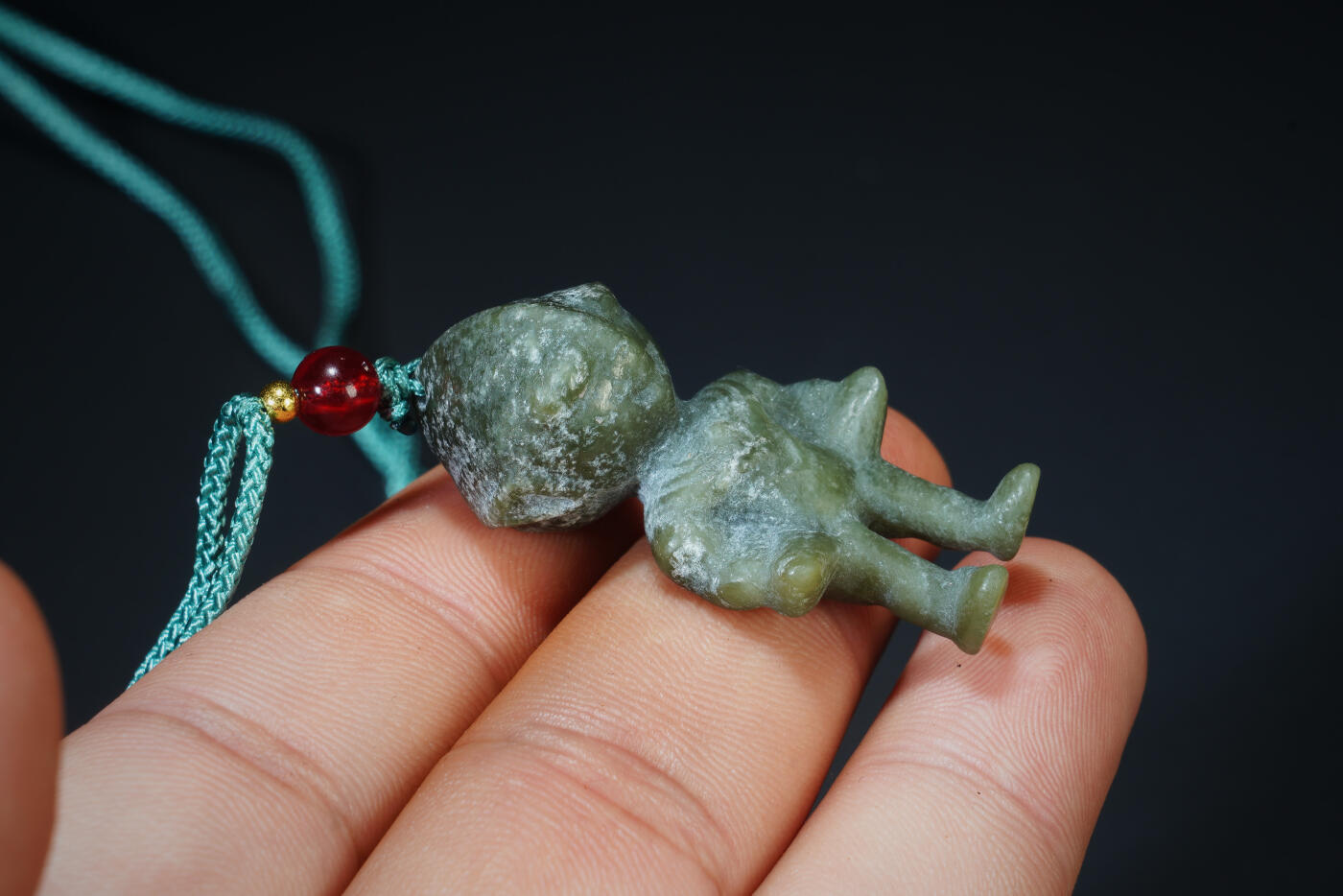 上海都达杂项专场六十九【全场包邮】 天然和田玉奥特玛吊坠挂件96-188