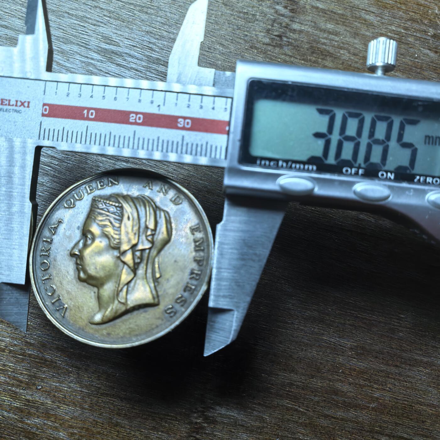 一枚维多利亚女王单面铜章