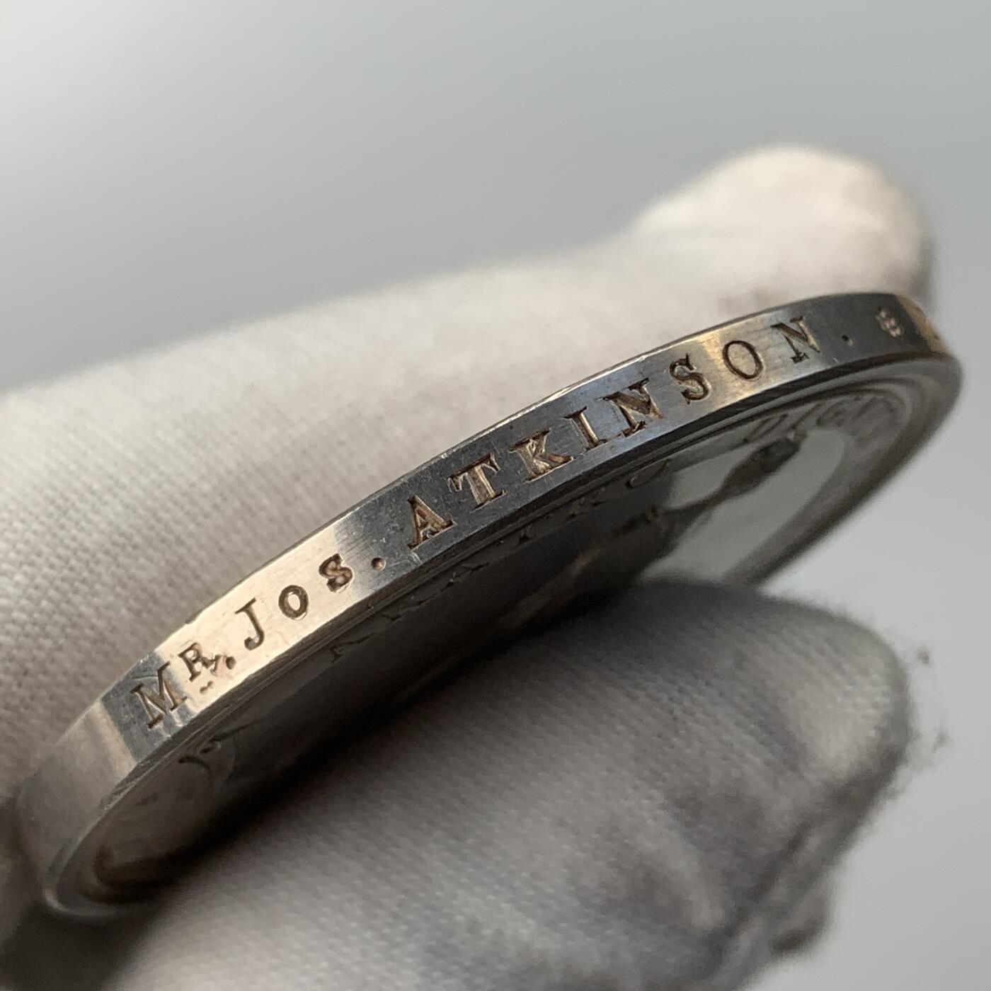 掌中浮雕-藏着的欧洲第057场 1801年英国农业委员会银奖章 ，48mm, 62g。C.H.kuchler雕刻。边缘刻获奖人：Mr Josh.Atkinson, 极罕！