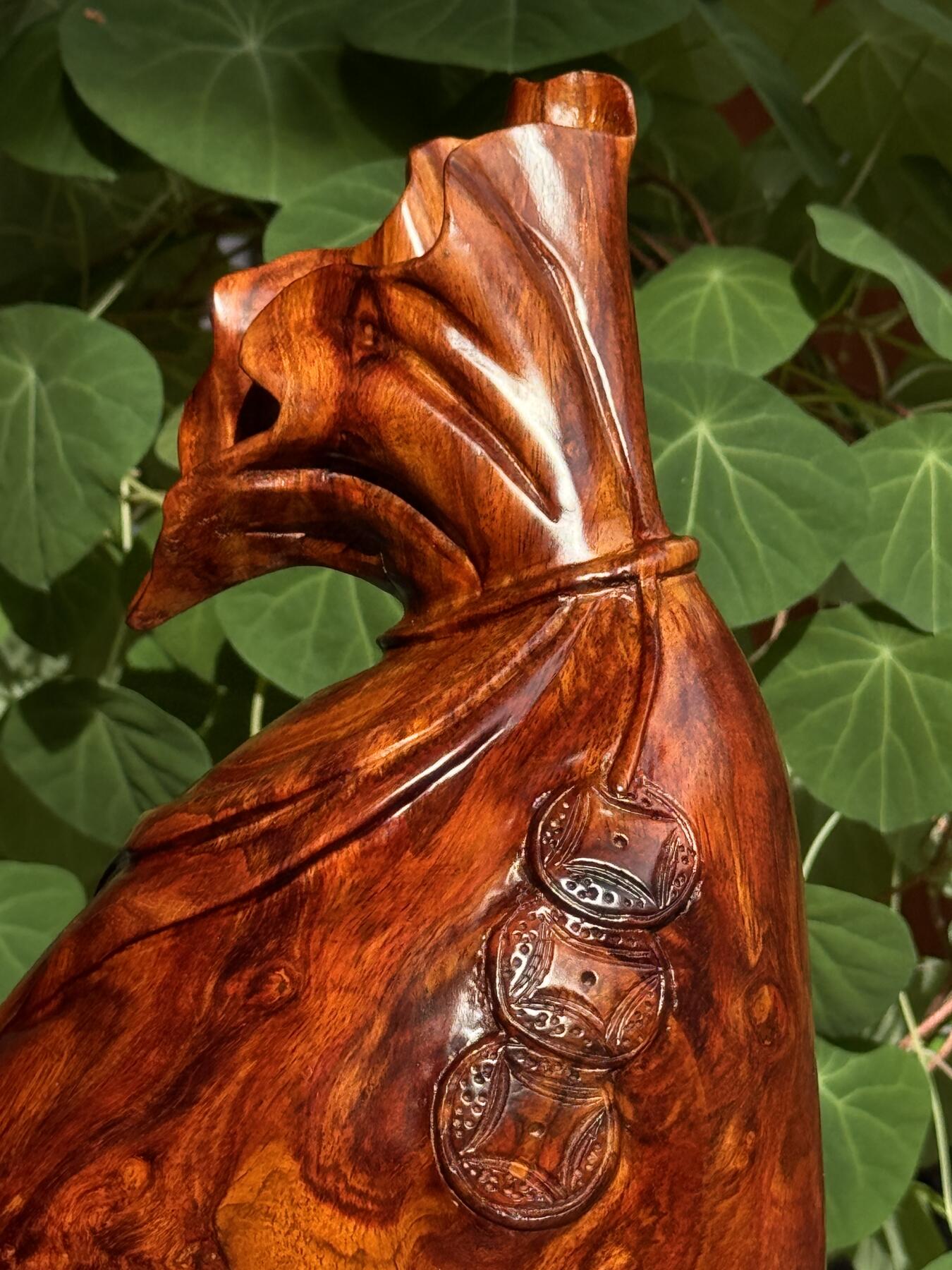 零元拍：越南黄花梨风水摆件钱袋子大摆件，满花精工。尺寸约：24/15CM。