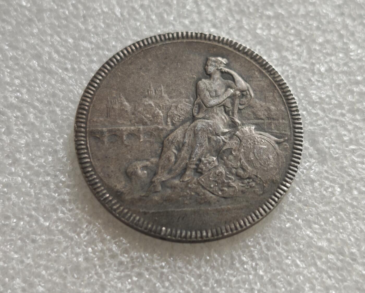 瓶子🏺第236期拍卖会  法国巴黎与荷兰银行（Banque de Paris et des Pays-Bas，简称巴黎巴银行，现法国巴黎银行BNP Paribas前身）的股东大会银质代币（Jeton），是19世纪末-20世纪初法国金融界的经典纪念/参会凭证