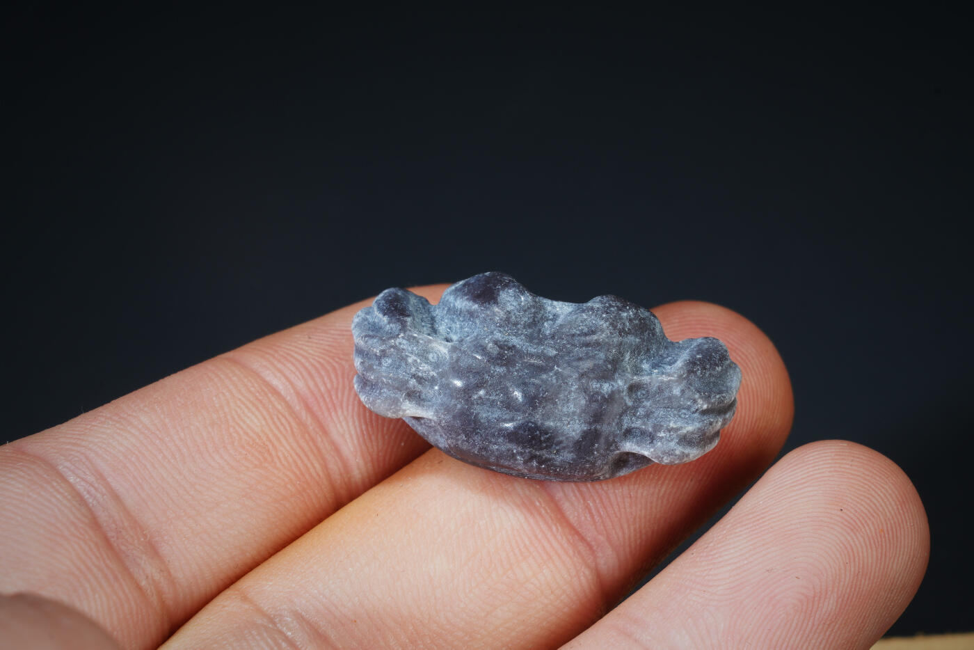 上海都达杂项专场六十九【全场包邮】 天然和田玉精雕《八方来财》小摆件 连座96-186