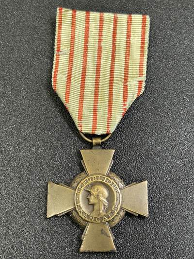 西秦中古拍卖第八十三期  - 法国战斗十字奖章