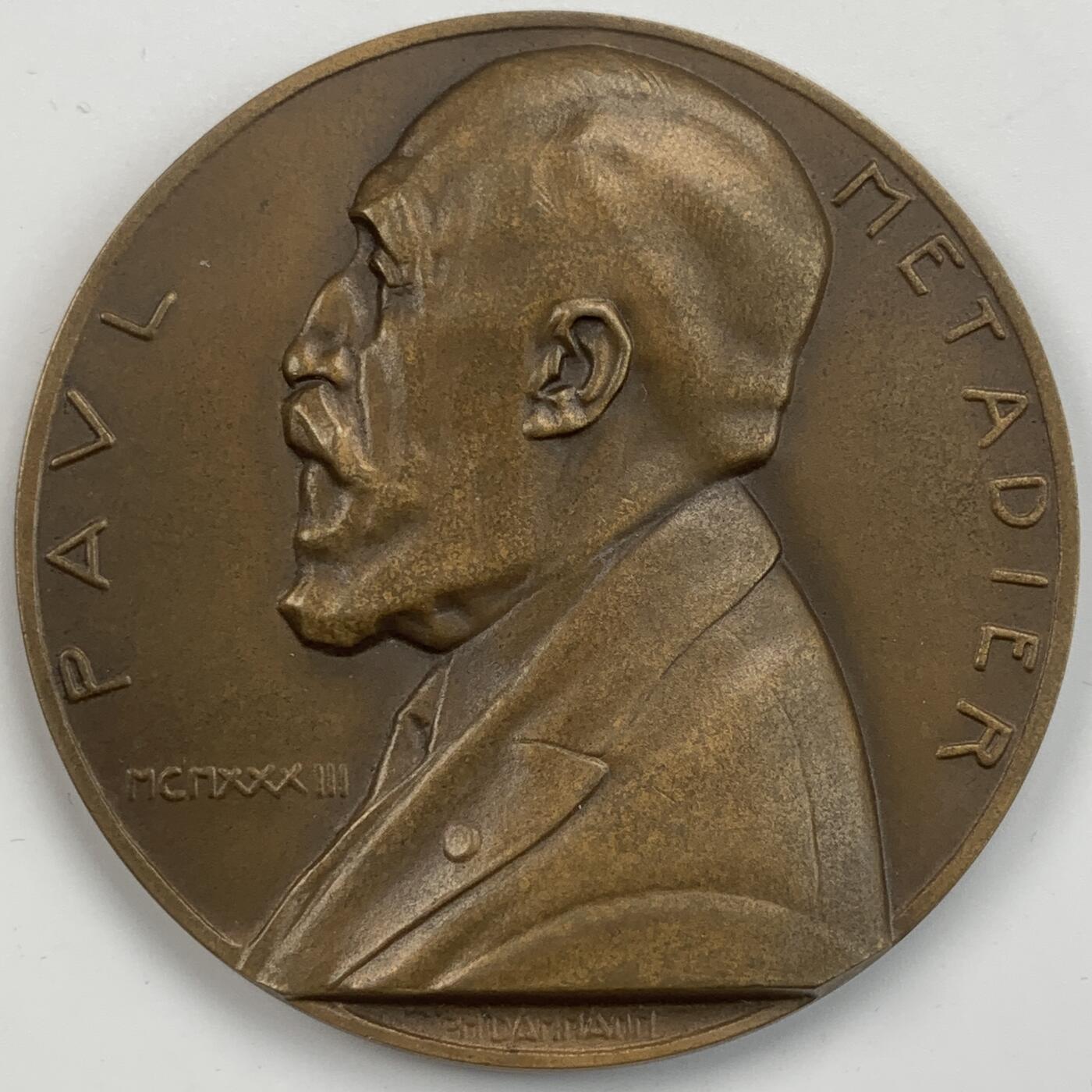 掌中浮雕-藏着的欧洲第057场 1933年法国医药协会保罗•梅塔迪尔（Paul Métadier 1872-1956）纪念铜章，70mm，  雕刻家：法国达曼 Paul Marcel Dammann.（1885—1939）