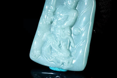 上海都达杂项专场102【全场包邮】  天然冰胶绿翡翠（A货）精雕《不动明王》挂件 附鉴定证书96-8