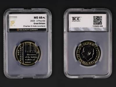 长老汇马年精选第十六场拍卖 - 珍惜！错版无A  英国2023年 数学家阿达洛芙莱斯 2英镑双色纪念币 TQG MS68PL，镜面质感，错版极其稀少，市面不可见，不可多得的珍惜收藏品